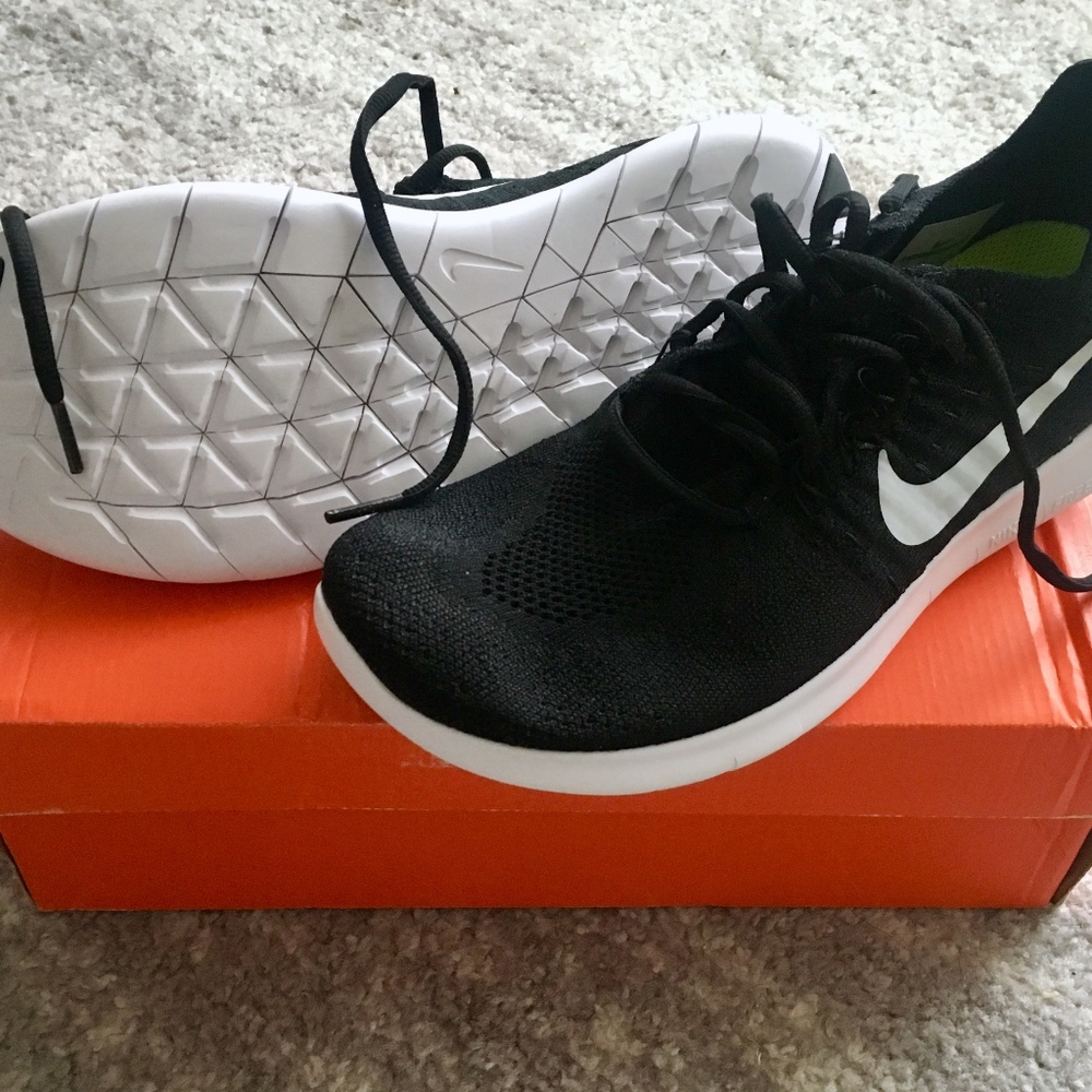 NIB Nike Free RN Flyknit 2017 in Black